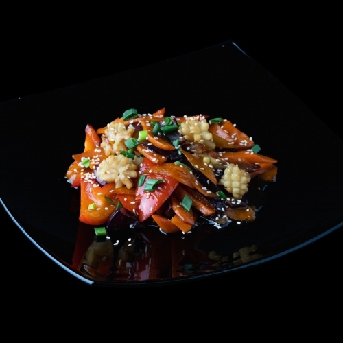 Кальмар с овощами по-азиатски